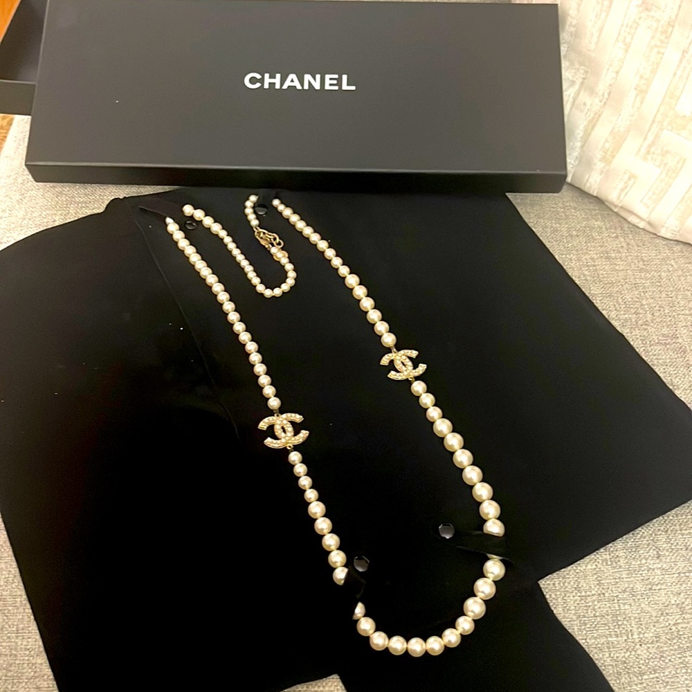 Chanel Pearl CC long necklace